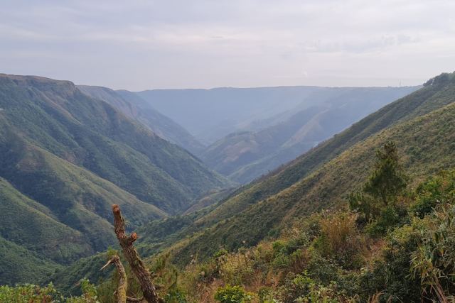 Cherrapunjee Holiday Resort — Valley View Room (AC)