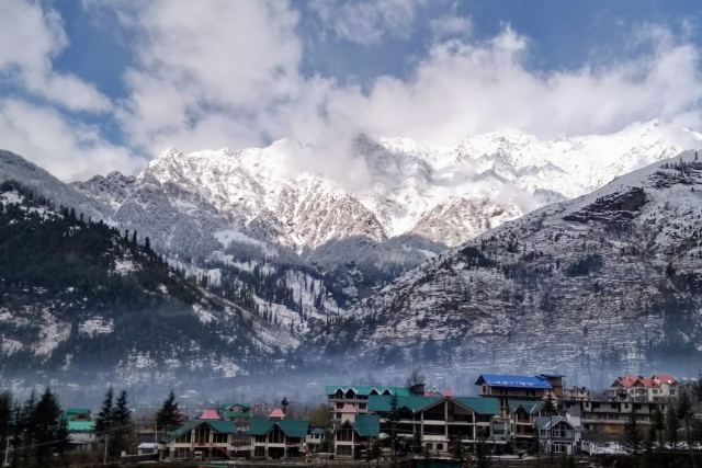The Chinar Resort & Spa — Resort exterior at Laripora, Pahalgam, 2,130m