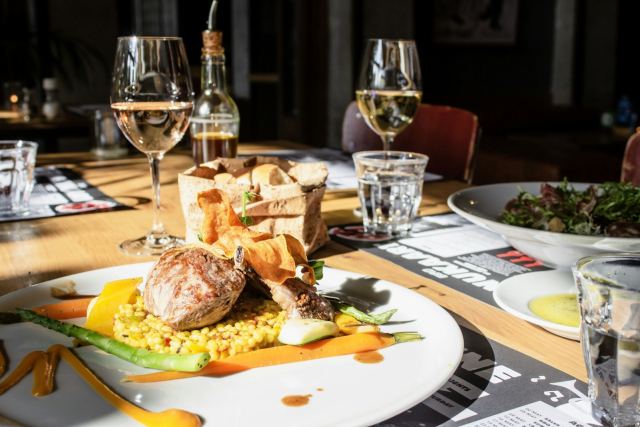 Hotel Rikman Continental — dining