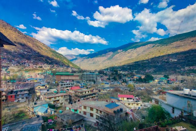 Mayfair Spa Resort & Casino, Gangtok — Resort exterior at Bhaleydhunga hillside, Gangtok, East Sikkim, 1,650m