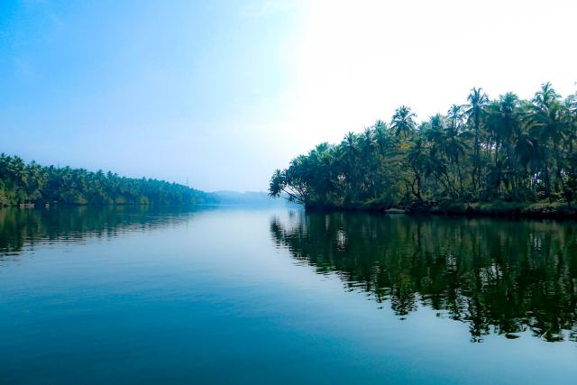 Niraamaya Retreats Surya Samudra — grounds and approach